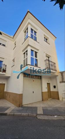 Adosada en venta en Loja, Loja photo 0