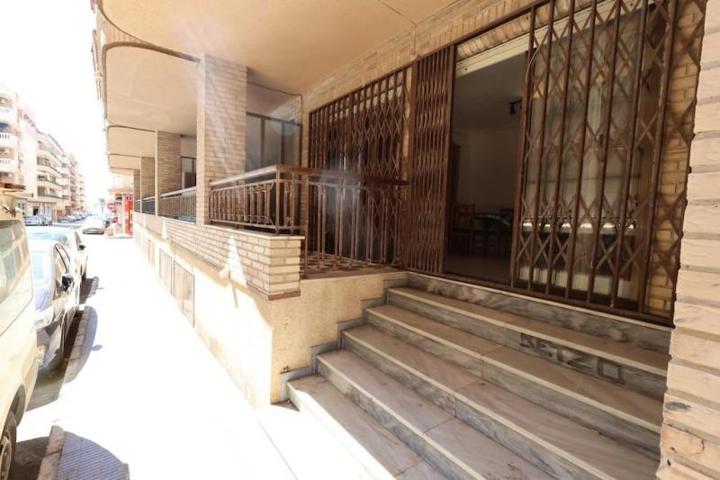 Apartamento en venta en Torrevieja, Playa del cura photo 0