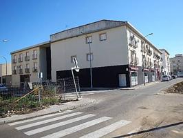 Local comercial en venta en Montijo, Extremadura photo 0