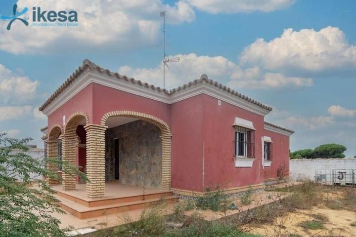 Chalet en venta en Chiclana de la Frontera, Pinar de los franceses photo 0