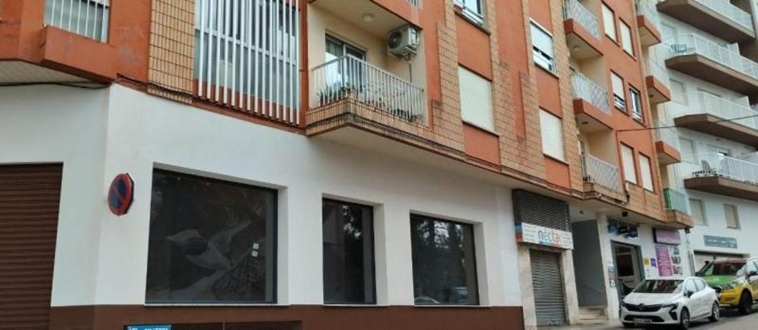 Local comercial en venta en Pego, Centro urbano 4 photo 0