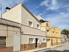 Adosada en venta en Pinoso photo 0