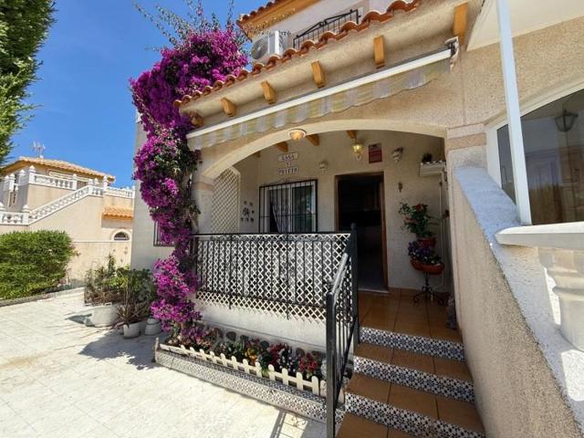 Bungalow en venta en Torrevieja photo 0