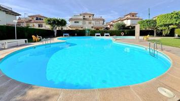 Adosada en venta en Orihuela Costa, La Zenia photo 0