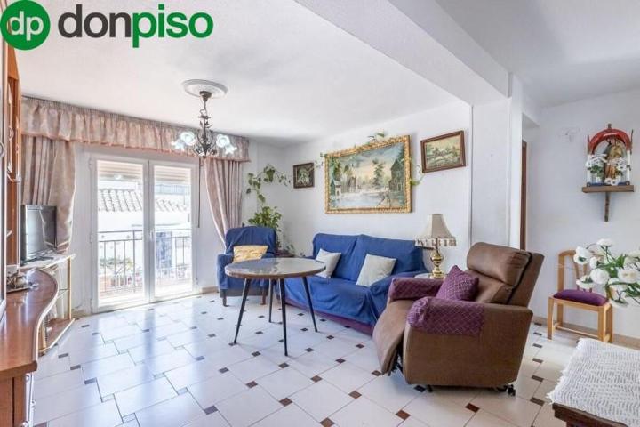 Piso en venta en Granada, Zaidin photo 0