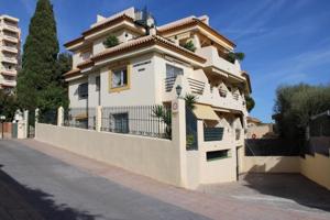Apartamento en venta en Torremolinos, Montemar photo 0