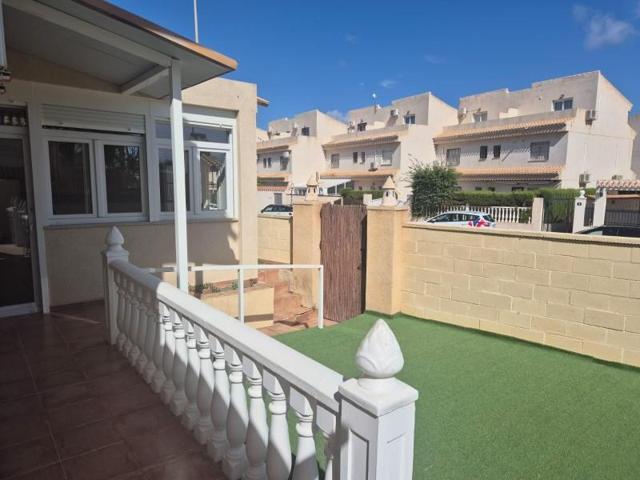 Casa en venta en Orihuela Costa, Playa Flamenca photo 0