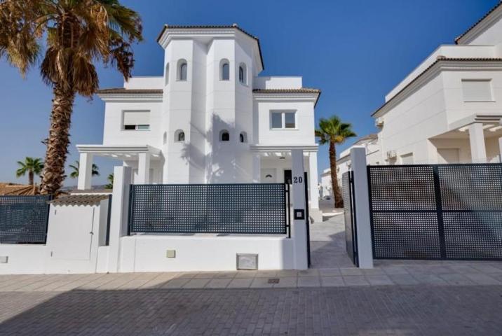 Adosada en venta en San Fulgencio photo 0