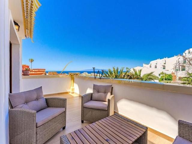 Apartamento en venta en Adeje, Calle País Vasco, 38660 photo 0