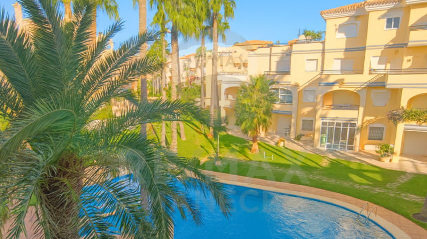 Piso en venta en Denia, Dénia photo 0