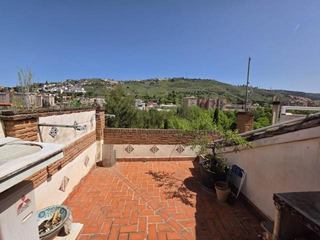 Casa en venta en Granada, Bola de oro photo 0