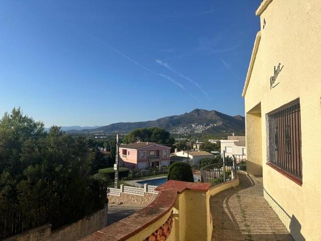 Chalet en venta en Roses, Els Grecs photo 0
