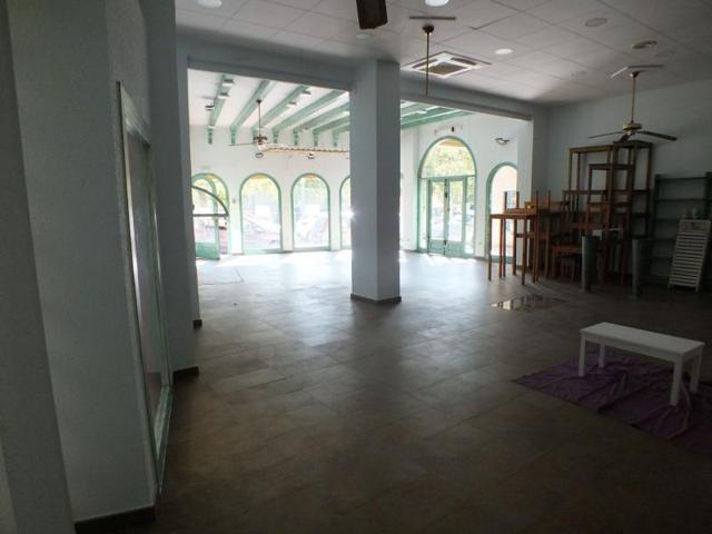 Local comercial en venta en Roses photo 0