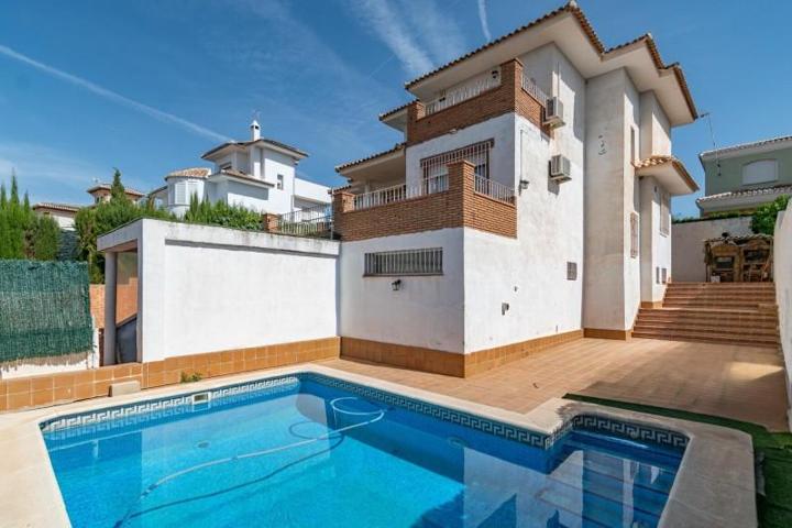 Chalet en venta en Otura, Cortijo de la luz photo 0