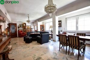Piso en venta en Granada, Arabial photo 0