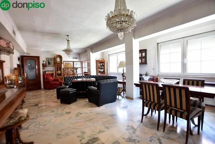 Piso en venta en Granada, Arabial photo 0