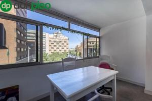 Piso en venta en Granada, Constitucion photo 0