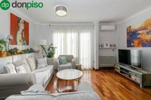 Piso en venta en Granada, Constitucion photo 0