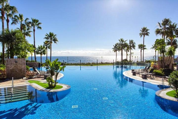 Apartamento en venta en Estepona, Estepona, New Golden Mile photo 0