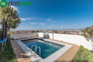 Chalet en venta en Granada, El serrallo photo 0