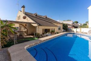 Chalet en venta en Paterna, La Cañada photo 0