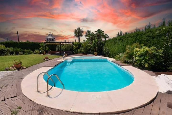 Chalet en venta en Marbella, Los Naranjos photo 0