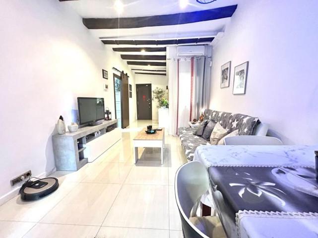 Apartamento en venta en Barcelona, El Raval photo 0