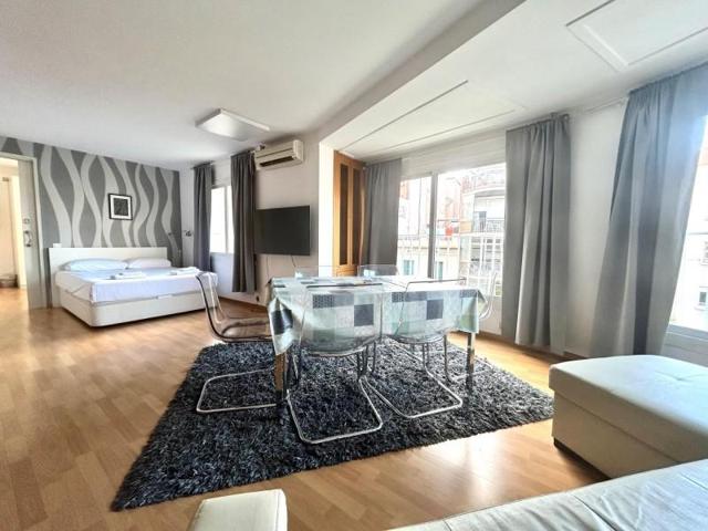 Apartamento en venta en Barcelona, Dreta de l´Eixample photo 0