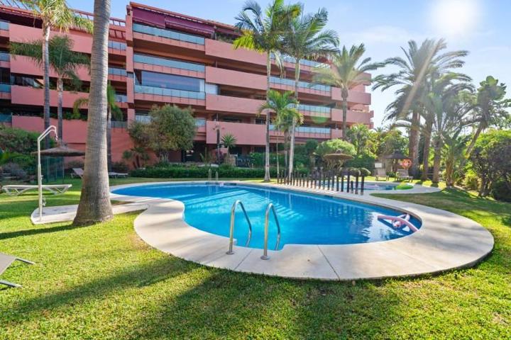 Planta baja en venta en Estepona, Guadalmansa photo 0