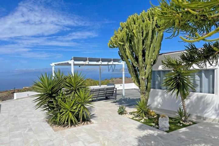 Chalet en venta en Guía de Isora photo 0