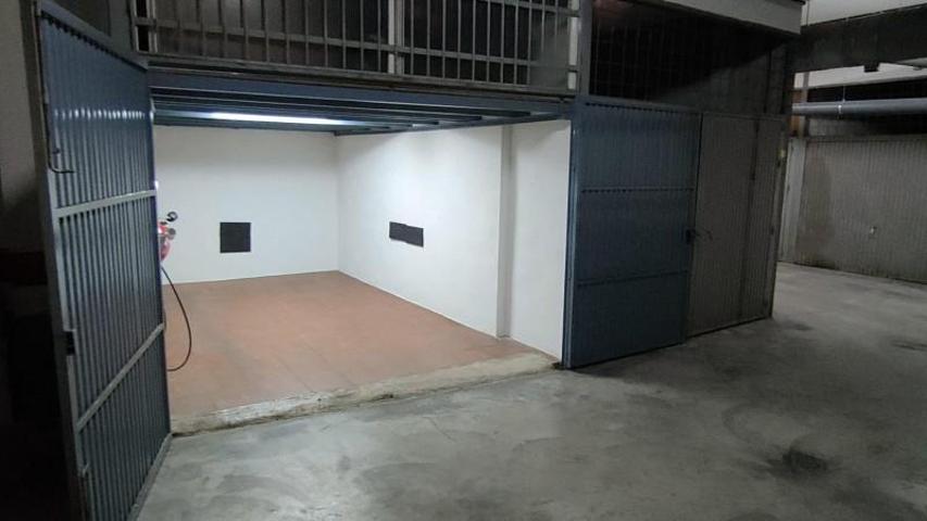 Garaje en venta en Granada, Constitucion photo 0