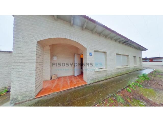 Local comercial en venta en La Muela photo 0