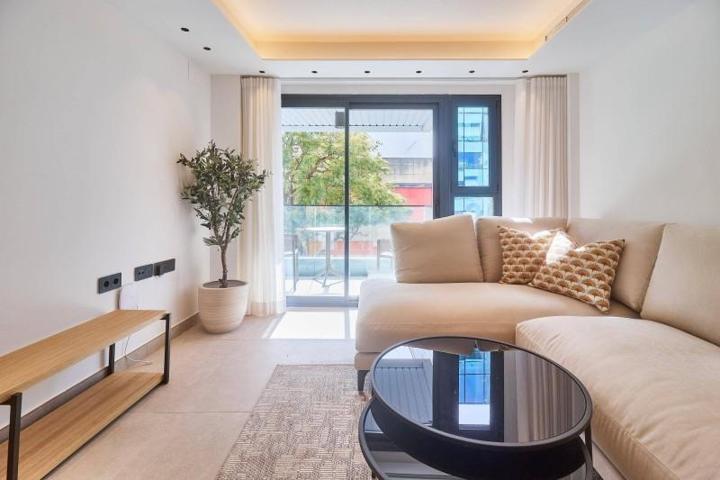 Apartamento en venta en Fuengirola, Puerto Deportivo photo 0