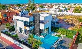 Chalet en venta en Torrevieja photo 0