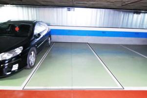 Garaje en alquiler en Badalona, Sant Roc photo 0