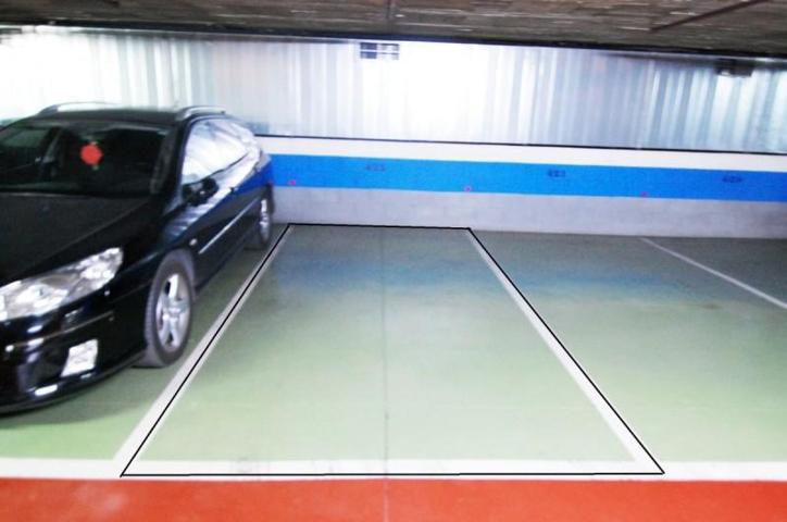 Garaje en alquiler en Badalona, Sant Roc photo 0