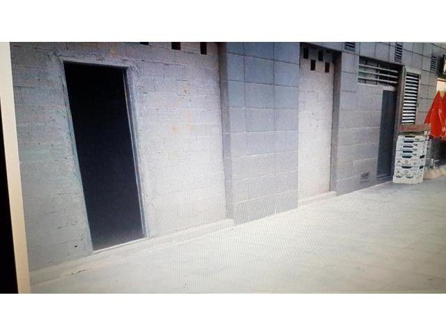 Local comercial en venta en Tavernes de la Valldigna photo 0