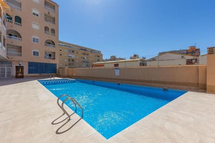 Apartamento en venta en Torrevieja photo 0