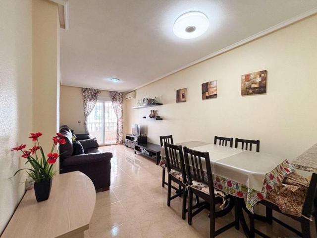 Apartamento en venta en Torrevieja photo 0