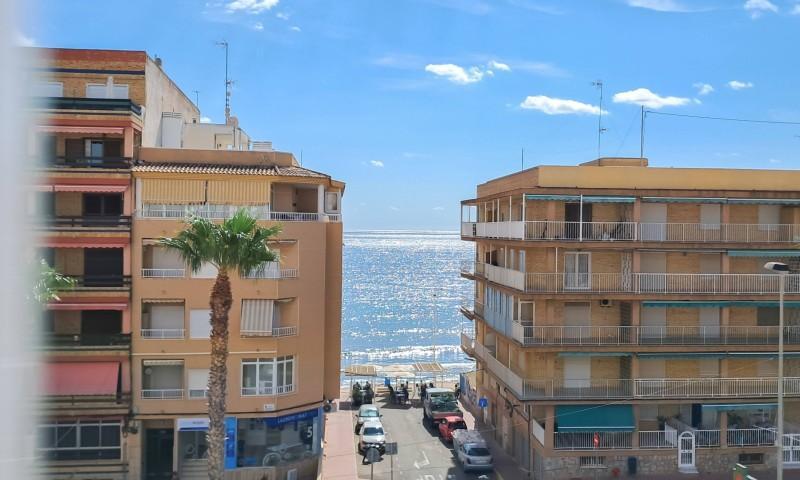 Aticos en venta en Torrevieja, Playa de los Naufragos photo 0