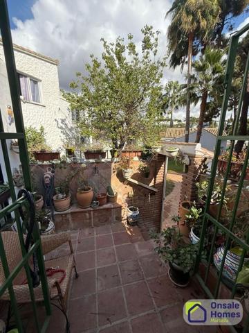 Adosada en venta en Marbella, Costa del Sol Occidental-Área de Marbella photo 0