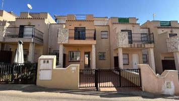 Adosada en venta en Orihuela Costa photo 0