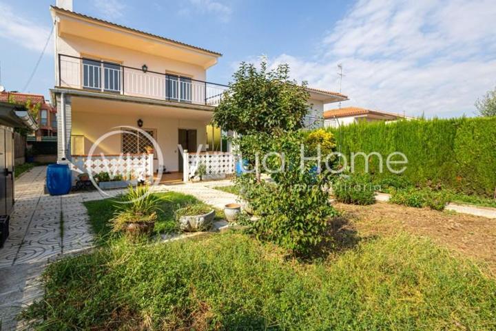Casa en venta en Pineda de Mar, Pinemar-Can Cornet photo 0