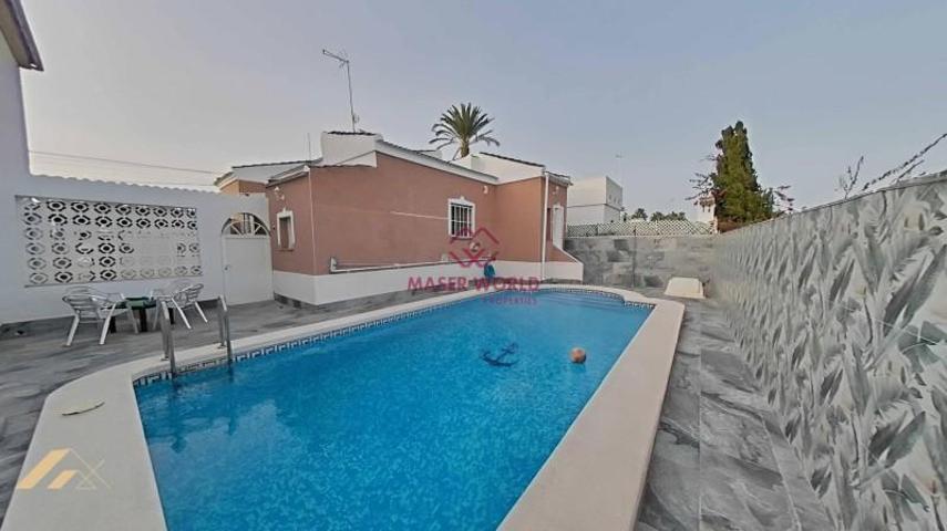 Chalet en venta en Torrevieja, San luis photo 0