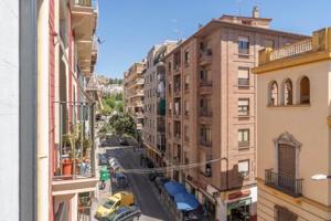 Piso en venta en Granada, Constitucion photo 0