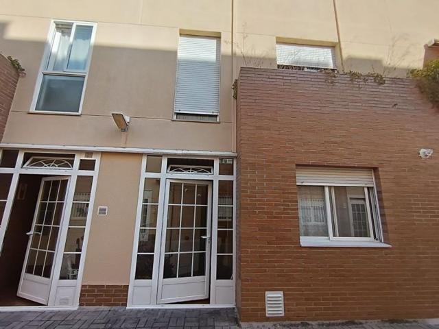 Adosada en venta en Zaragoza, Área de Zaragoza photo 0