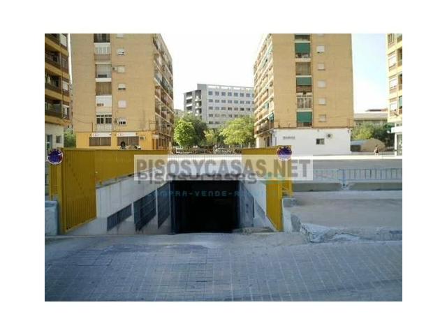 Local comercial en venta en Valencia photo 0