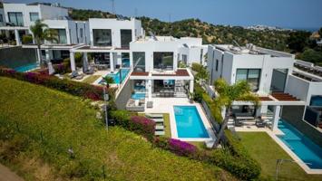 Adosada en venta en Marbella, Marbella Este - Cabopino photo 0