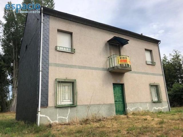 Casa en venta en Carracedelo, Villadepalos photo 0