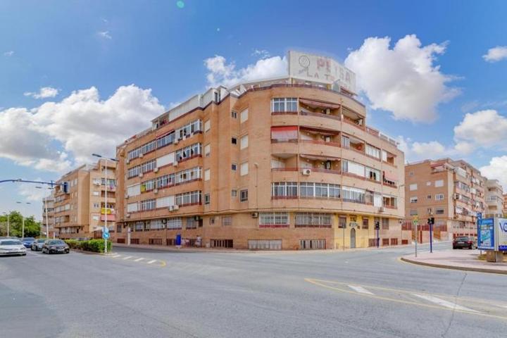 Apartamento en venta en Torrevieja photo 0